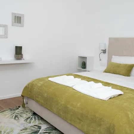 Slow House D'arco 4*